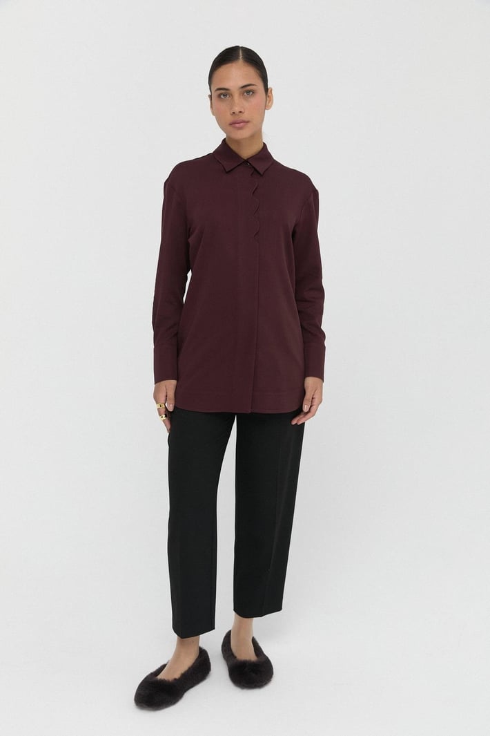 Zeynep Şule Dairesel Patlı Gömlek